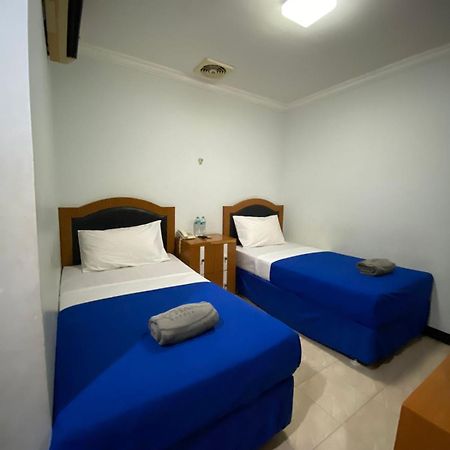 Karsa Utama Hotel Jakarta Buitenkant foto