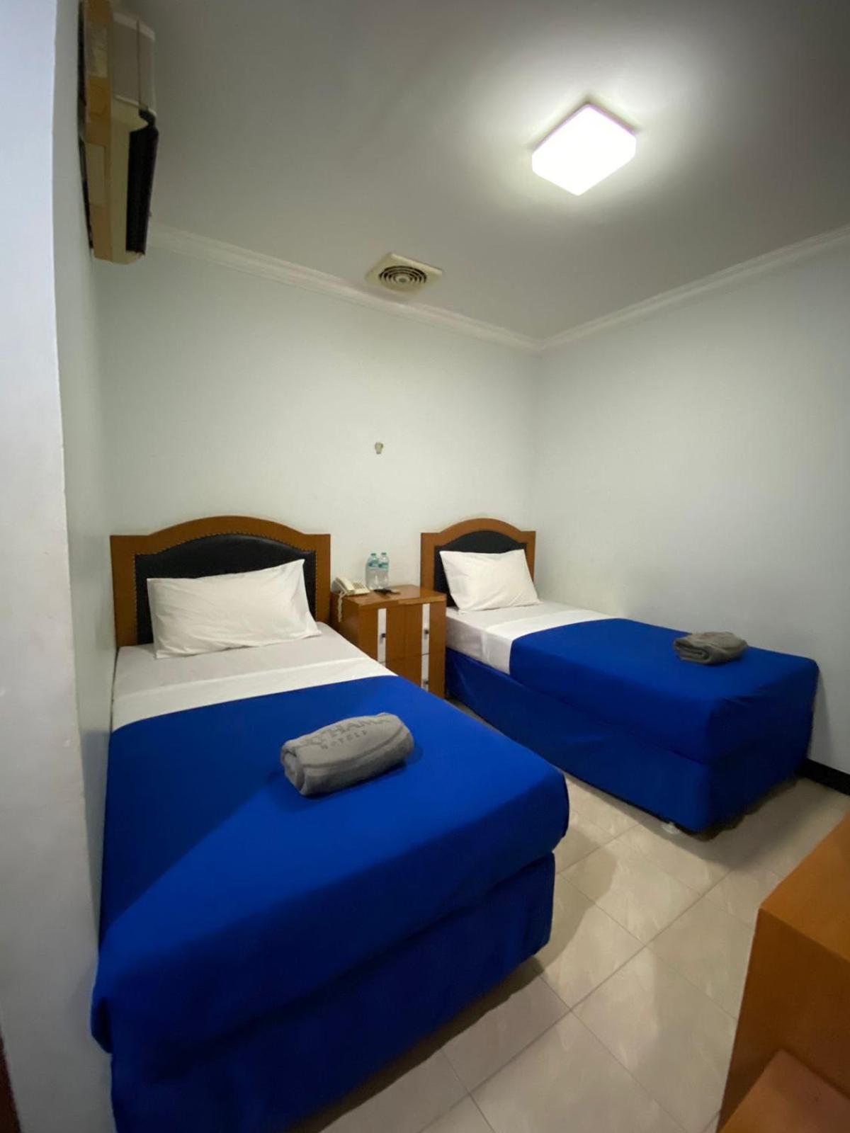 Karsa Utama Hotel Jakarta Buitenkant foto