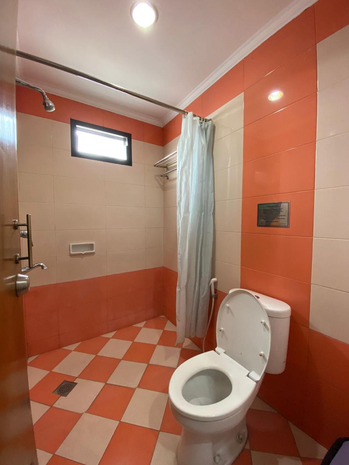 Karsa Utama Hotel Jakarta Buitenkant foto