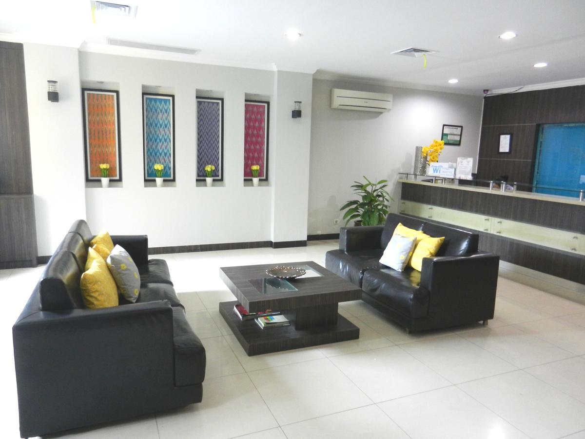 Karsa Utama Hotel Jakarta Buitenkant foto